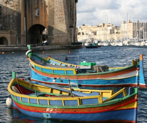 Malta luzzus - tradicionālās Maltas laiviņas